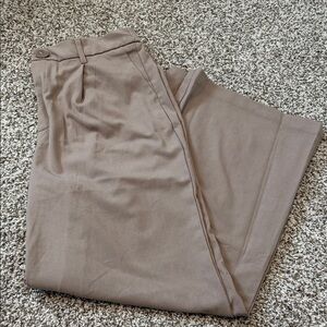 🌿 Women's Elegant Tan Trousers